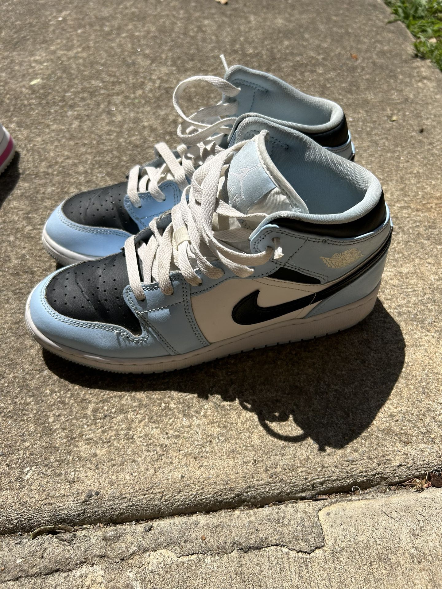 Jordan 1 Icy Blue