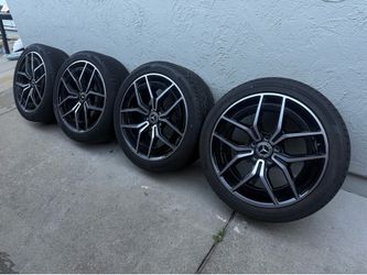 4 Mercedes AMG wheels & tires