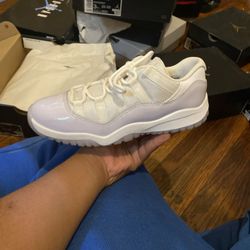 Jordan 11 Retro Pure Violet