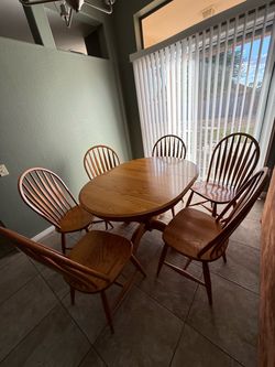 Dining room table & chairs