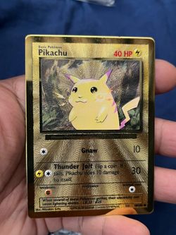 Pokémon TCG Celebrations Pikachu Gold Metal Card 58/102 25th Anniversary Edition