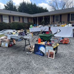 Garage Clean Out! In Lilburn,Ga! (Yard Sale) READ DESCRIPTION PLEASE!  
