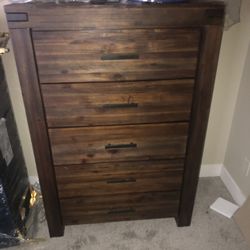 Dresser 