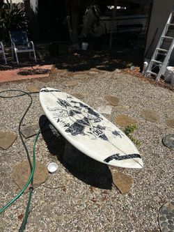 5’5 Sushi model single fin or twin short board