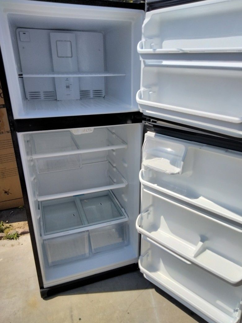 Frigidaire Refrigerator Like New 3month Warranty Free Local Delivery