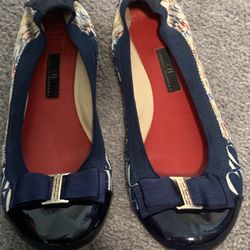 Womens Carolina Herrera flats 