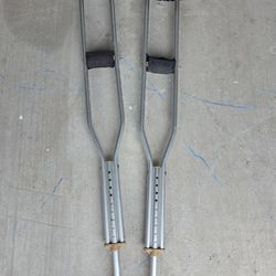 Crutches $25
