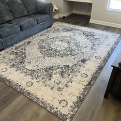 7’10” X 10’ Area Rug Barely Used!