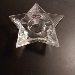 GORGEOUS NEW DePlomb 5" Star Crystal Single Candle Holder.

Presenting an exquisite and eye-catching DePlomb Star Crystal Single Candle Holder. 