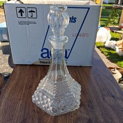 Clear Glass Decanter with Stopper