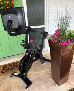 Peloton+ Plus with large swivel screen! Kept indoor. Auto resistance.