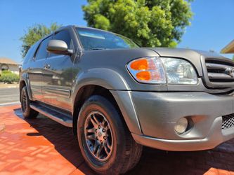 2004 Toyota sequoia v8
