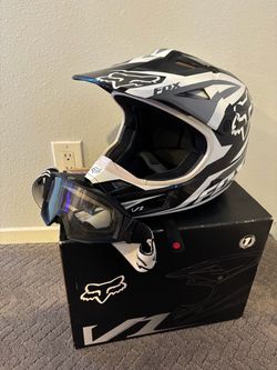 Fox V1 Motocross Helmet with Goggles