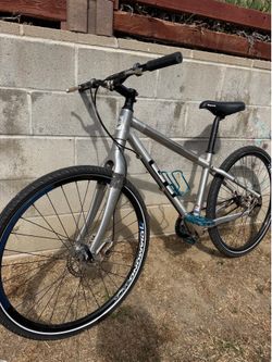 Giant Seek 0 size small 27.5 single speed
