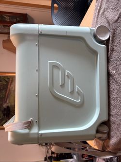 JetKids by Stokke BedBox Strap Kid's Ride-On Suitcase ( No Padding ) - light green