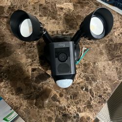 Ring Flood Light Camera 