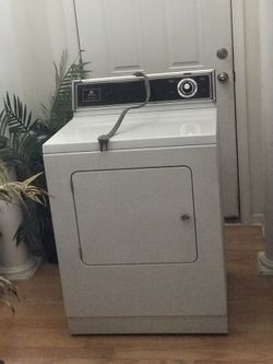 Very Clean And Nice Maytag Dryer In Great Working Condition 