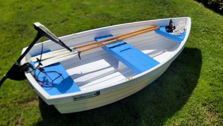 8' WalkerBay boat with 27lb thrust MinnKota Electric Motor