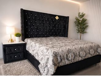 King Sizes bed with Mattress And nigthstand