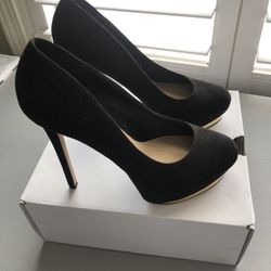 Aldo Black Pumps With Gold Accent