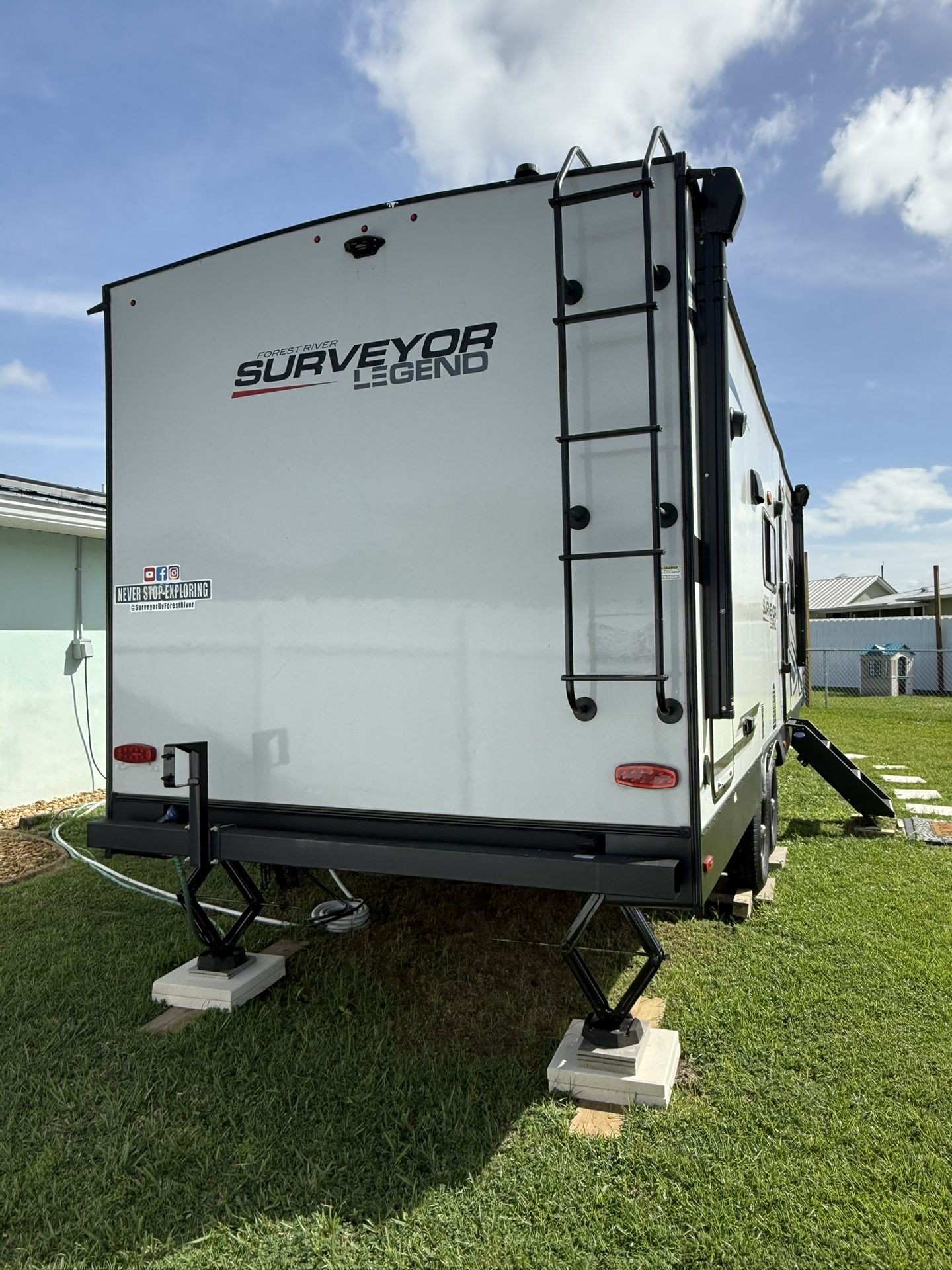 2022 Forest River SURVEYOR LEGEND