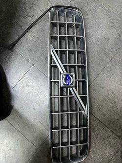 2003-2006 volvo XC90 chrome/black front grille OEM 04 05