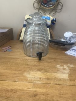 1.3 Gallon Bee Hive Pitcher