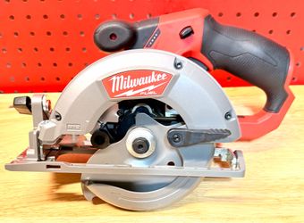 Milwaukee M12 Fuel 5-3/8” Circular Saw