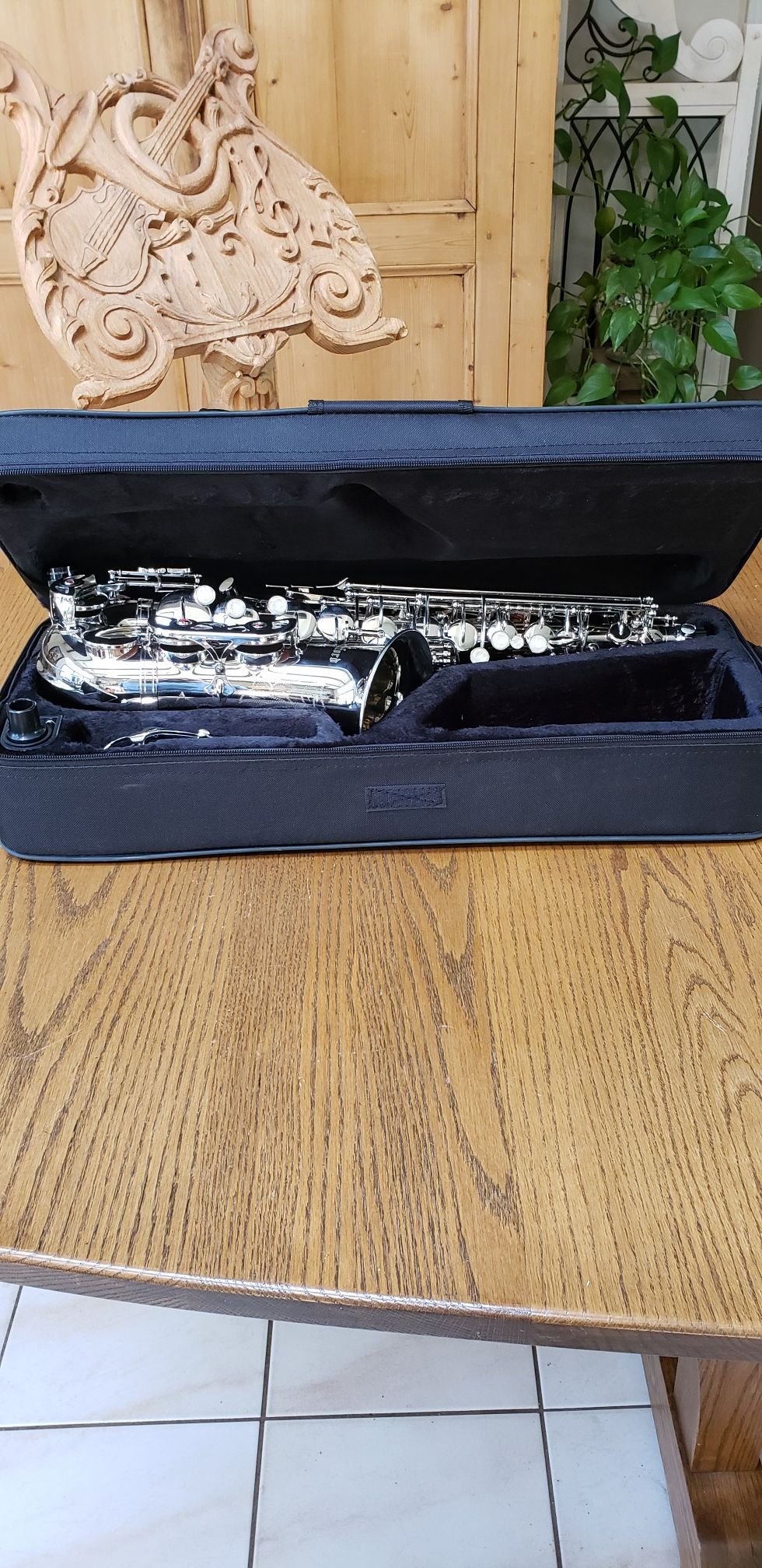 Selmer Alto Sax / Saxophone - 100% New