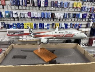 Etihad 787-9 Fórmula 1 Scheme 1/100 scale by Daron Executive Series