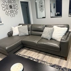 Modern Gray Leather Sectional Sofa with Chaise – Excellent Condition