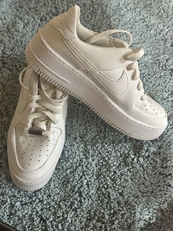 Nike Air Force 1 White Size 9