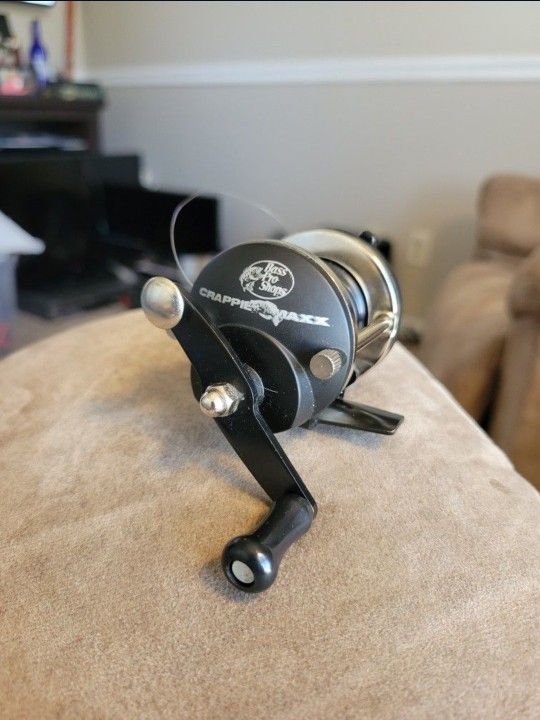 Like New Crappie Maxx Fishing Reel."CHECK OUT MY PAGE FOR MORE DEALS "