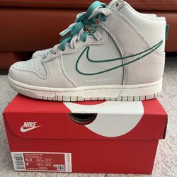 nike dunk high first use sail size 6.5