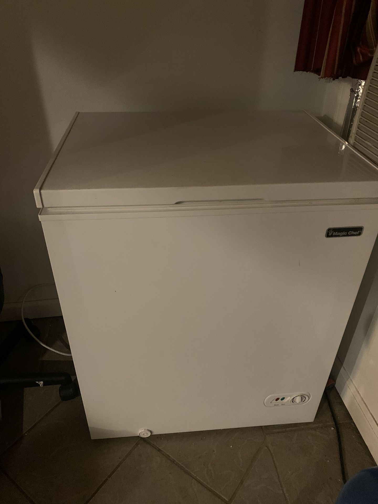 DEEP FREEZER MAGIC CHEF, WORKS GREAT! Opens from top, located in 19141 for pick up! $130