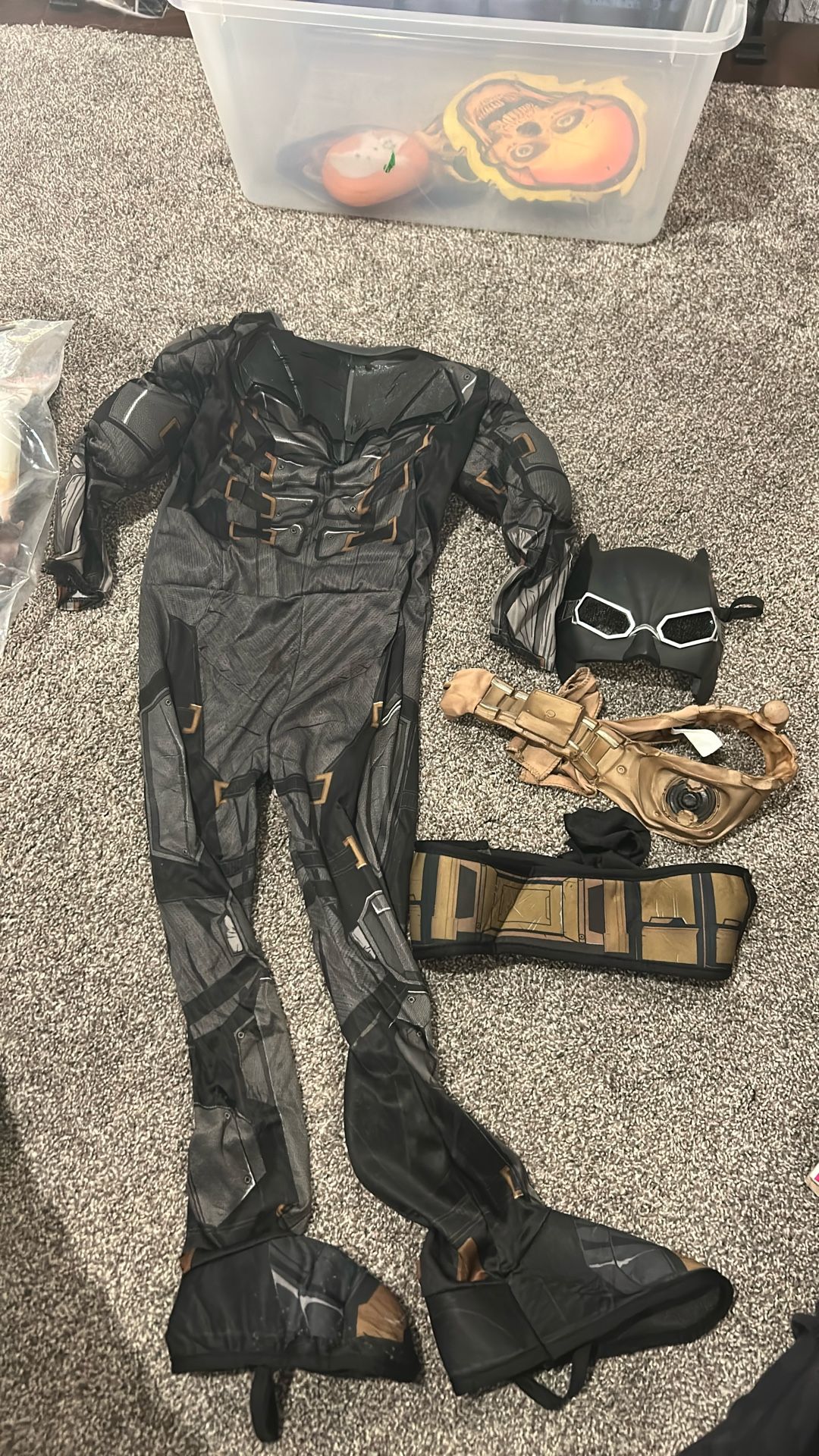 Justice league 3-D Batman costume size 4–6