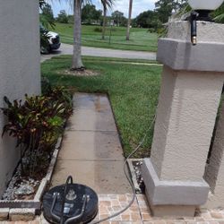 LAVAMOS PISOS Y CASAS & WE WASH FLOORS AND HOUSE