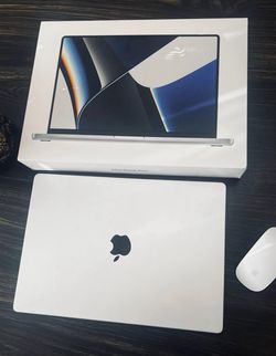 2021 Macbook Pro 16 inches plus mouse