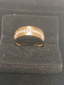 Gold Tone Ring with Rhinestones