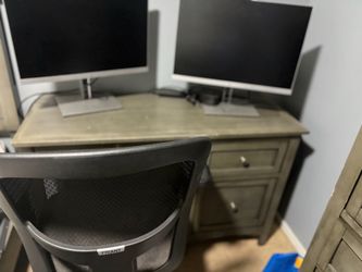 Desk w/Chair