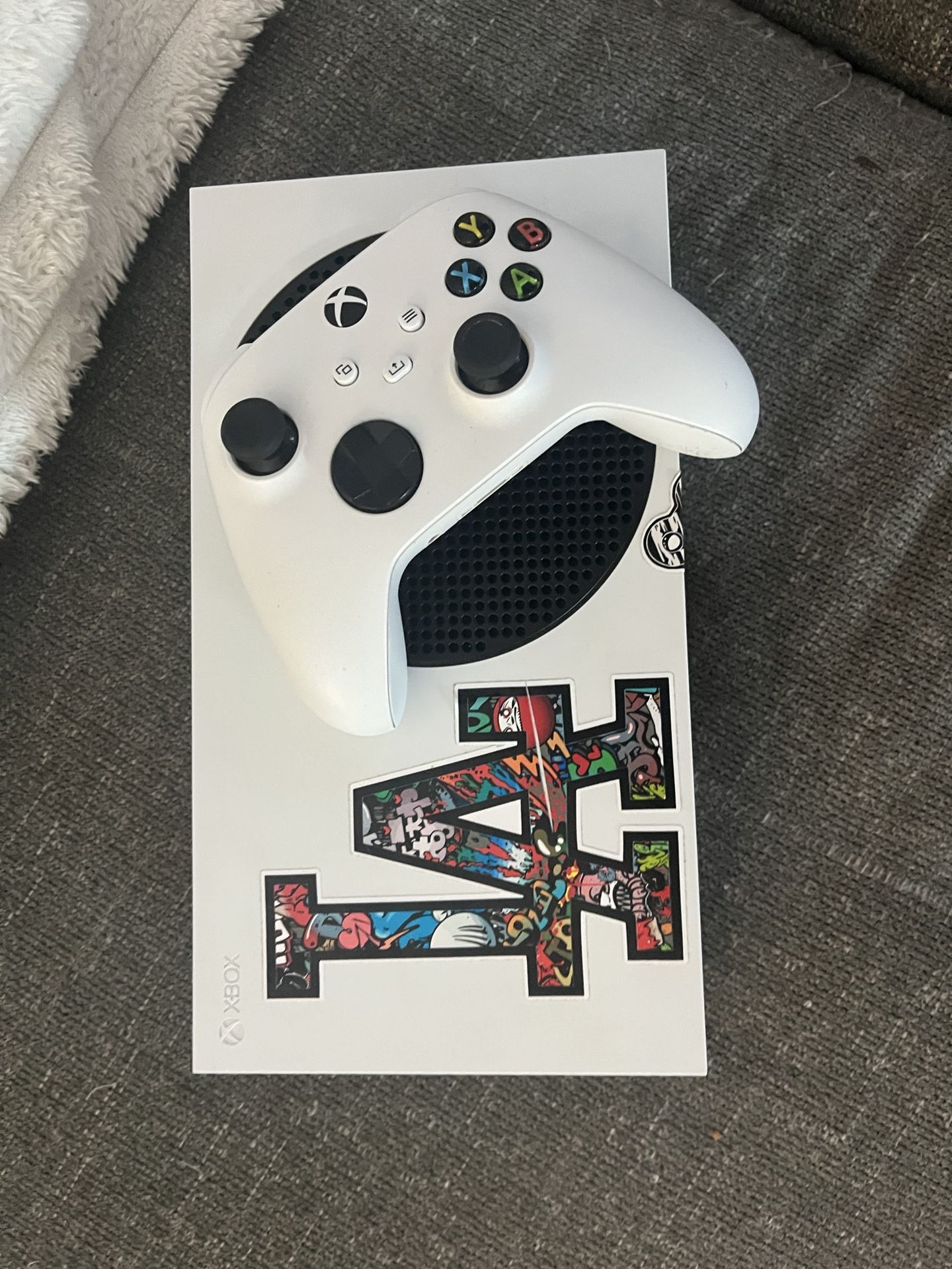 Xbox S 512gb Slightly Used In Excellent Condition