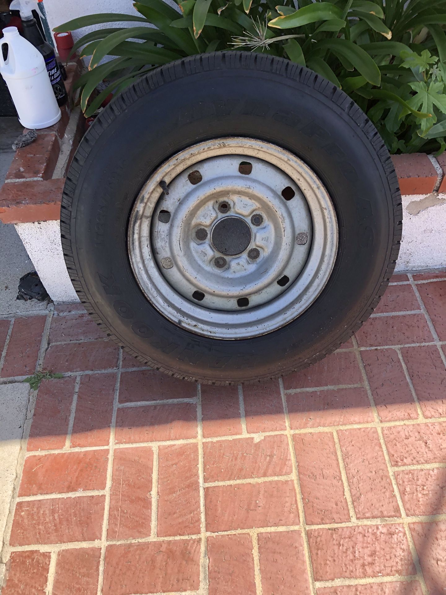 Hankook dynapro tire 2257016 for Sale in Los Angeles, CA OfferUp