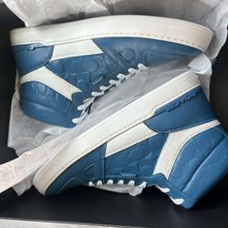 Coach  Authentic Leather 