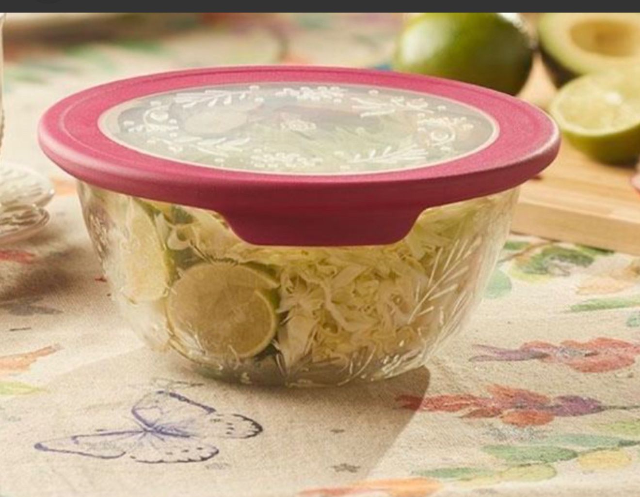 Princess House Wildflower set of 3 Storage container 2 size 1 and one 3qt used in good conditions