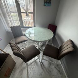 Modern Round Glass Dining Table Set – 4 Chairs – Excellent Condition