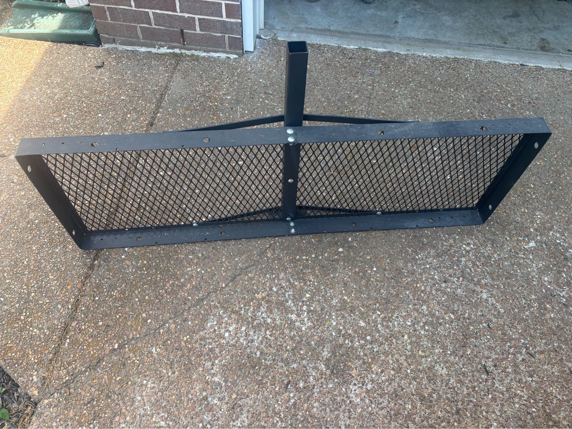 Hitch cargo carrier