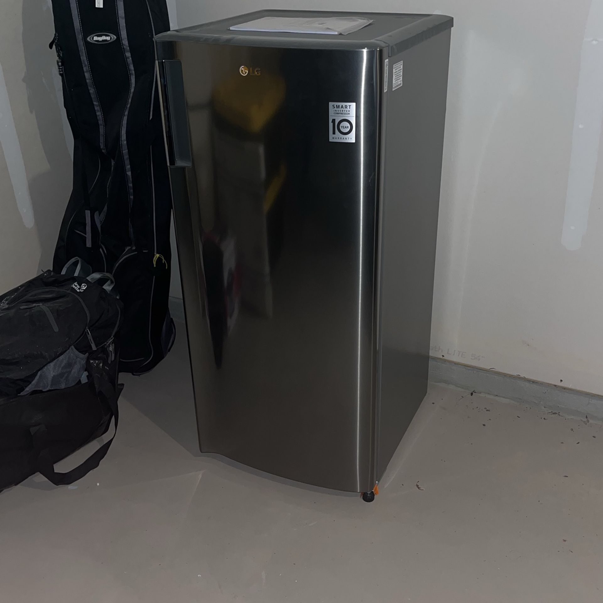 LG mini Fridge NEVER USED