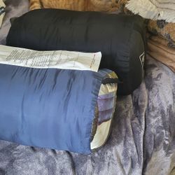 2 sleeping bags