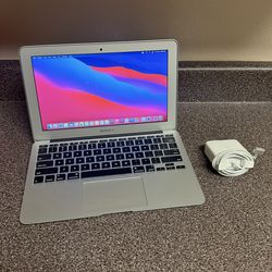 MacBook Air 13in i5 Laptop 4gb Ram  SSD W/Lifetime Office