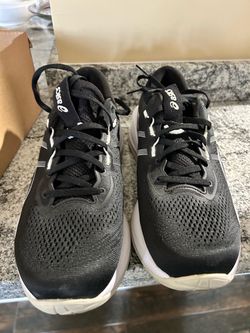 Men’s ASICS sneakers